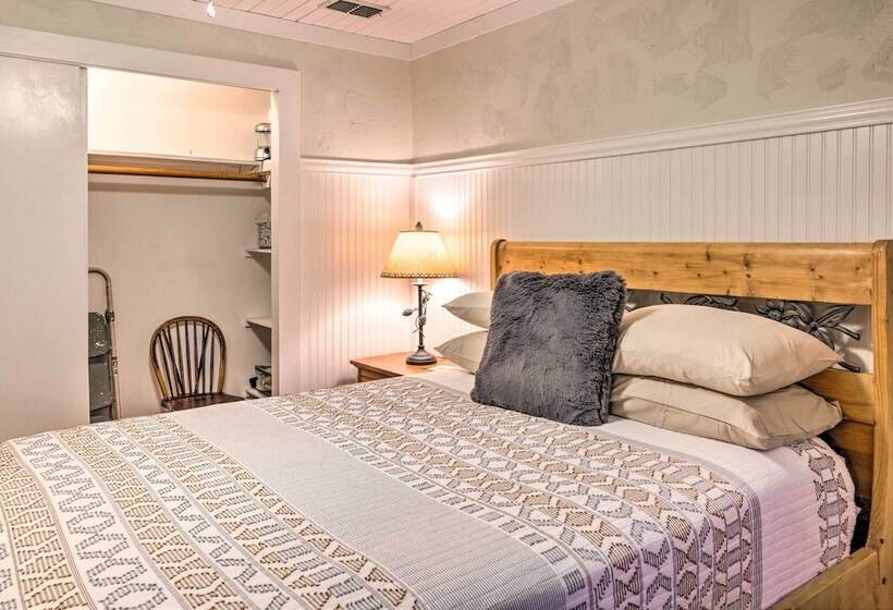 Mtn Views + Fire Pit: Serene Chimney Rock Abode