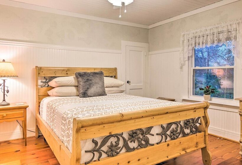 Mtn Views + Fire Pit: Serene Chimney Rock Abode