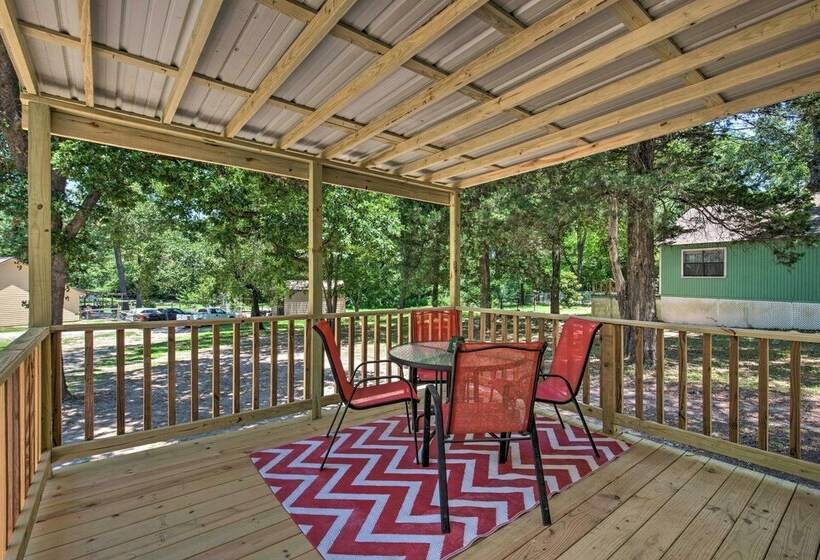 Quaint Home W/ Deck + Grill Mins To Lake Fork!