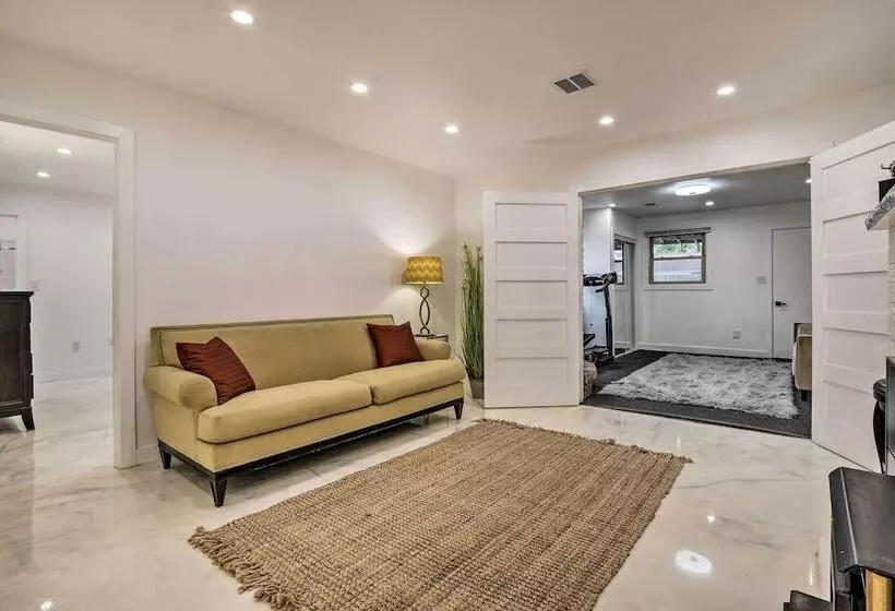 Renovated Griffith Family Home In Chicagoland Area