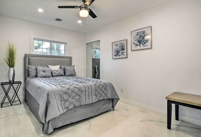 Renovated Griffith Family Home In Chicagoland Area