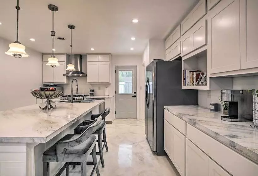 Renovated Griffith Family Home In Chicagoland Area