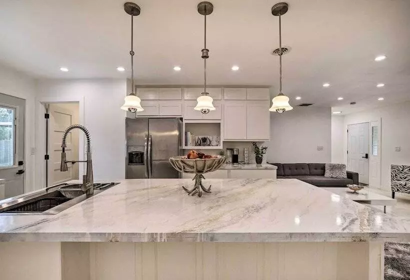 Renovated Griffith Family Home In Chicagoland Area