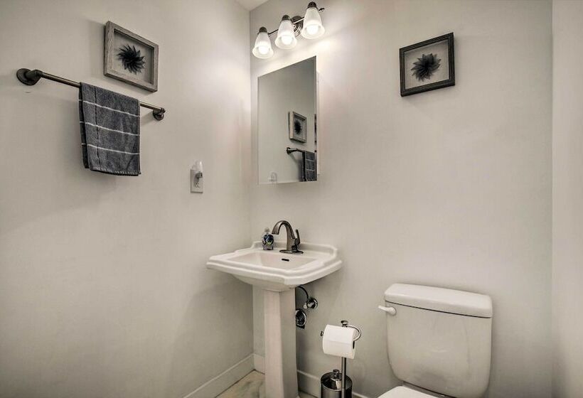 Renovated Griffith Family Home In Chicagoland Area