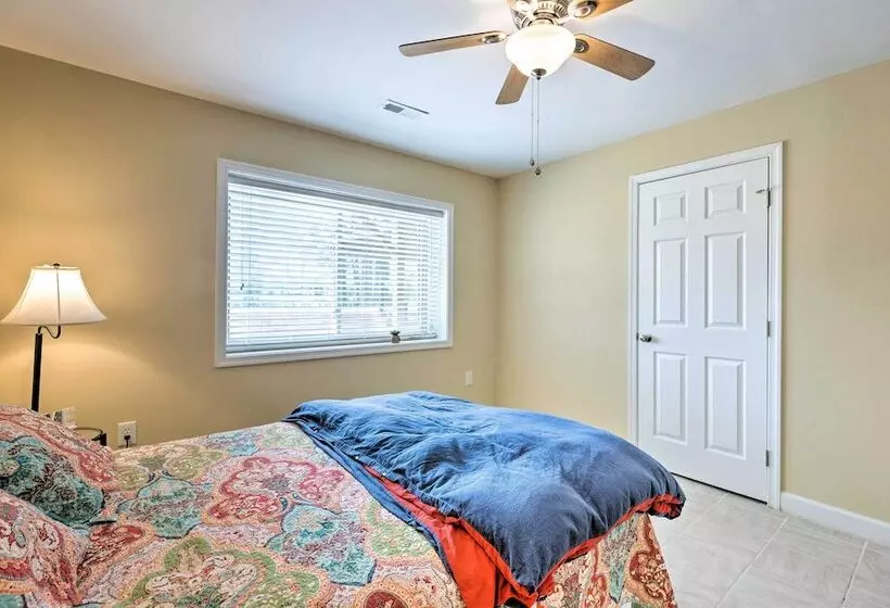 River S Edge Retreat With Kayaks & River Access!