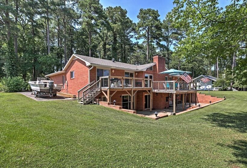 River S Edge Retreat With Kayaks & River Access!