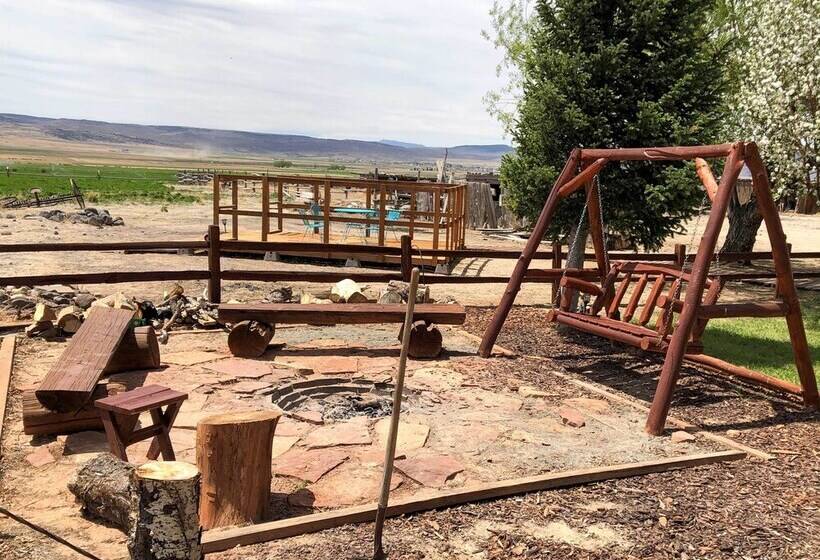 Rustic Cabin 20 Mins To Capitol Reef Nat L Park!