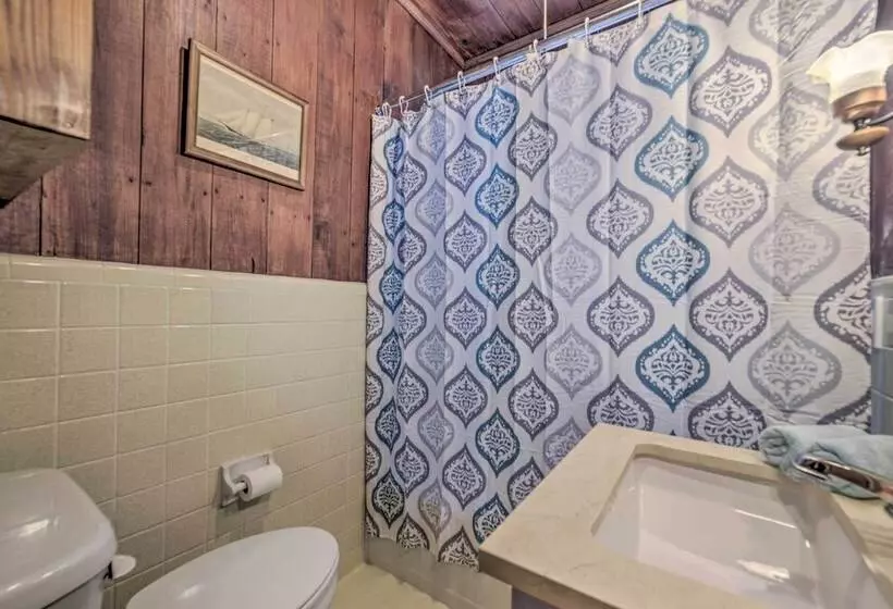 Rustic Dover Retreat W/ Porch   Walk To Boat Ramp!