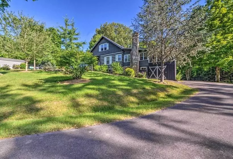 Rustic Dover Retreat W/ Porch   Walk To Boat Ramp!