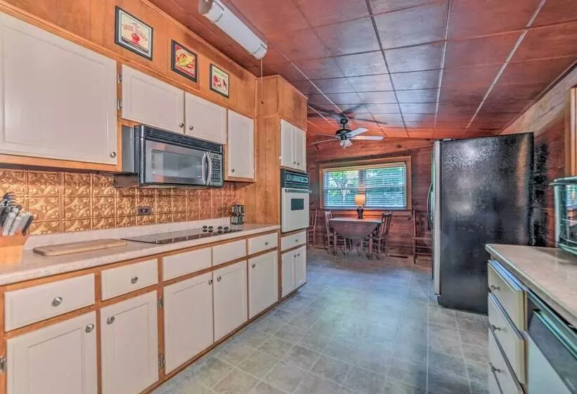 Rustic Dover Retreat W/ Porch   Walk To Boat Ramp!