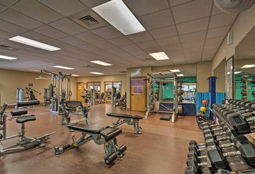 Sapphire Retreat W/ 2 Decks, Views & Resort Access