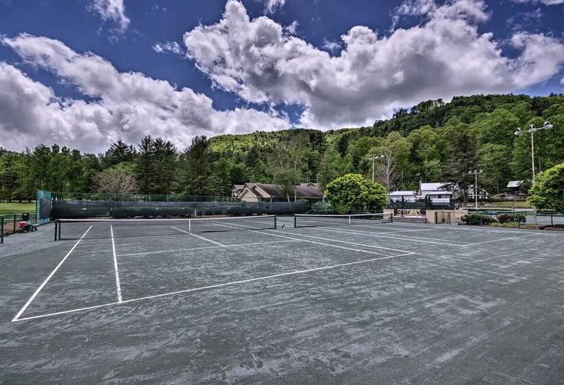 Sapphire Retreat W/ 2 Decks, Views & Resort Access