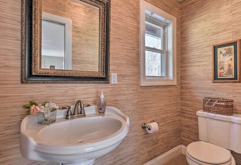Scenic Pet Friendly House W/ Private Hot Tub!