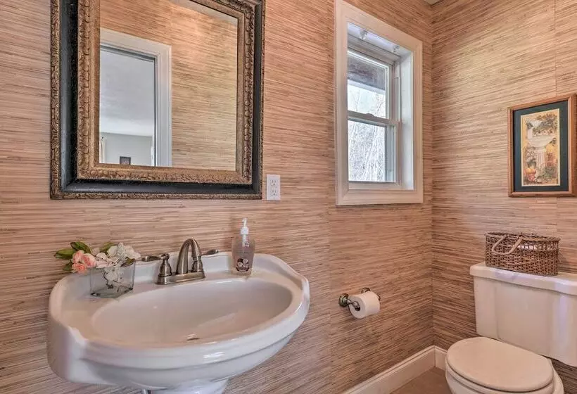 Scenic Pet Friendly House W/ Private Hot Tub!