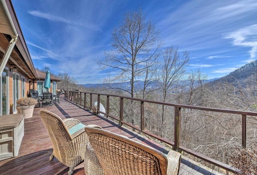 Scenic Pet Friendly House W/ Private Hot Tub!