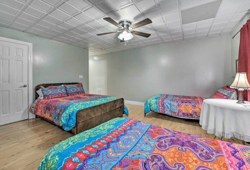 Scenic Pet Friendly House W/ Private Hot Tub!