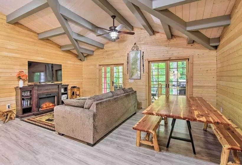 Pet Friendly Otto Mountain Cabin W/ Fireplace!