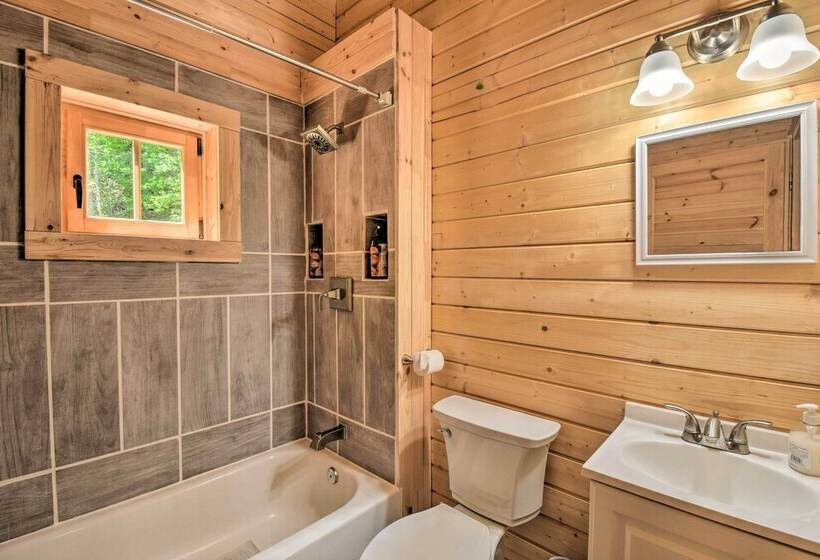 Pet Friendly Otto Mountain Cabin W/ Fireplace!