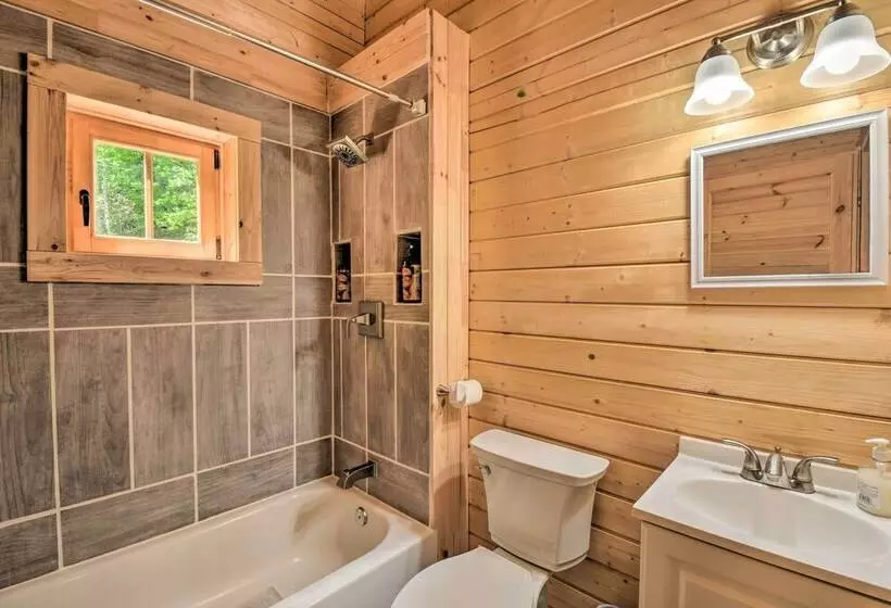 Pet Friendly Otto Mountain Cabin W/ Fireplace!