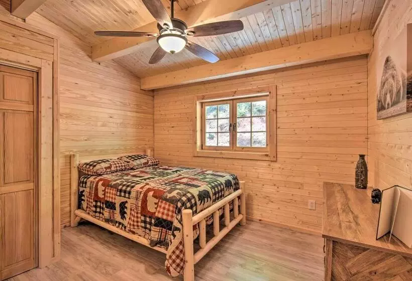 Pet Friendly Otto Mountain Cabin W/ Fireplace!