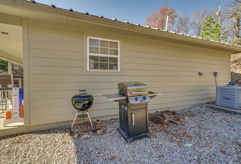 Secluded Tuskahoma Retreat W/ Deck & Views!