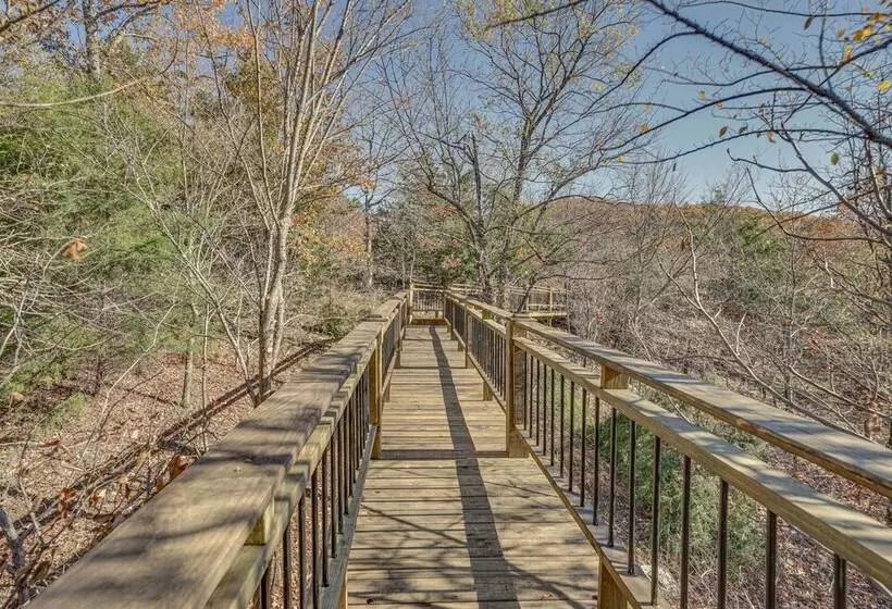 Secluded Tuskahoma Retreat W/ Deck & Views!