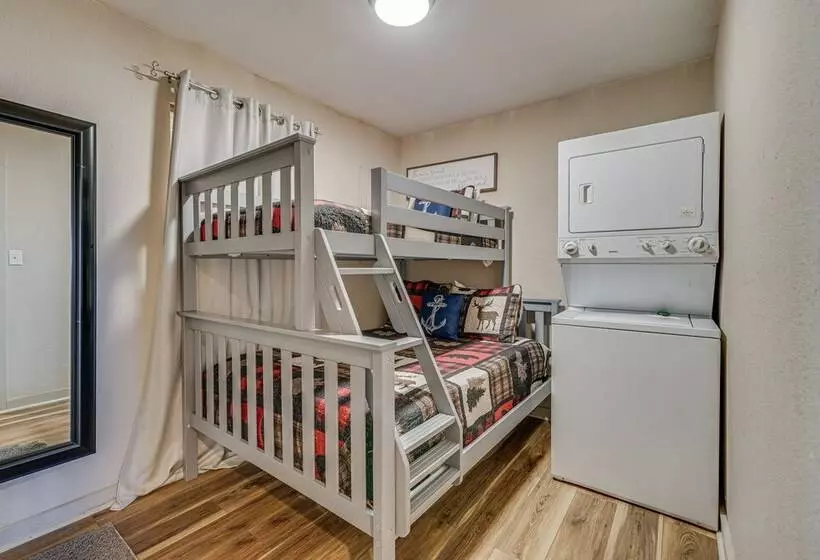 Secluded Tuskahoma Retreat W/ Deck & Views!