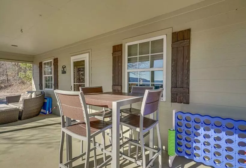 Secluded Tuskahoma Retreat W/ Deck & Views!