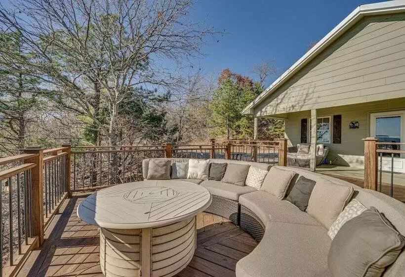 Secluded Tuskahoma Retreat W/ Deck & Views!