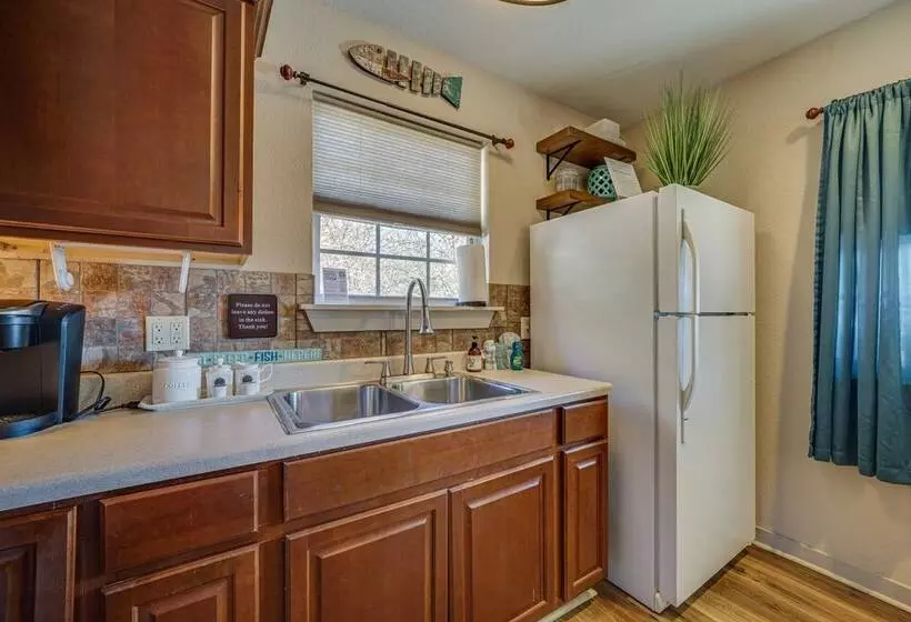 Secluded Tuskahoma Retreat W/ Deck & Views!