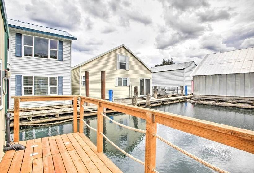 Serenity At Scenic Bay: Floating Cottage W/ Views!