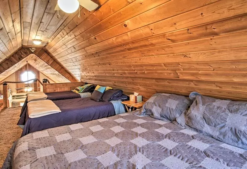 Serenity At Scenic Bay: Floating Cottage W/ Views!