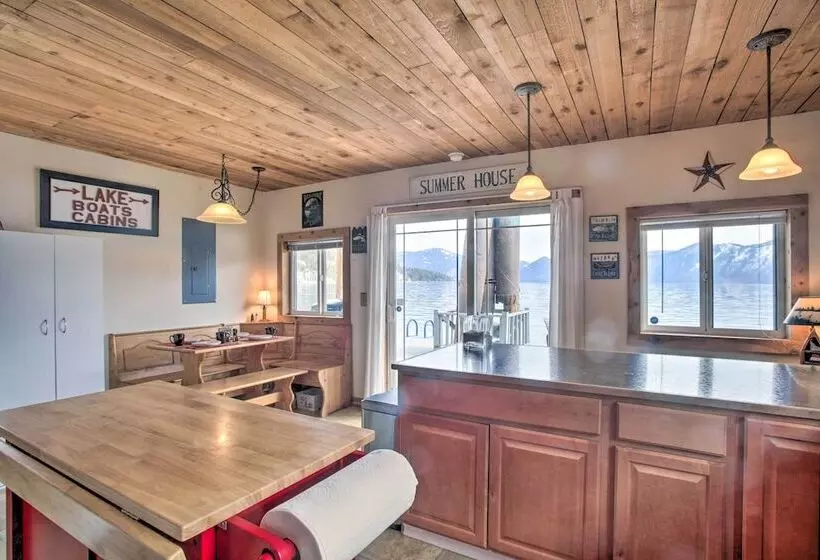 Serenity At Scenic Bay: Floating Cottage W/ Views!