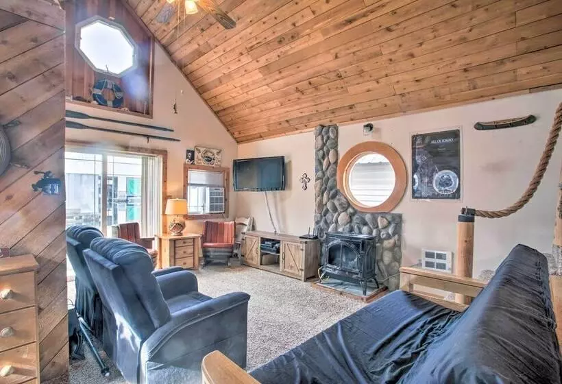 Serenity At Scenic Bay: Floating Cottage W/ Views!