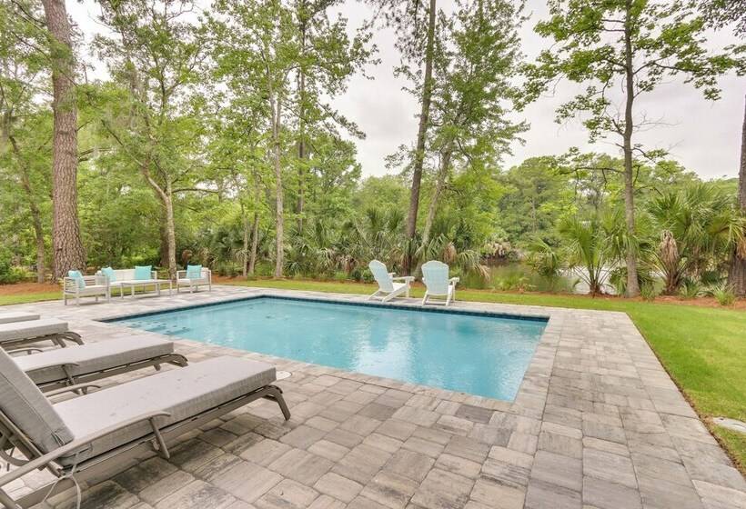Golf, Dine & Swim: Sleek Palmetto Dunes Home!