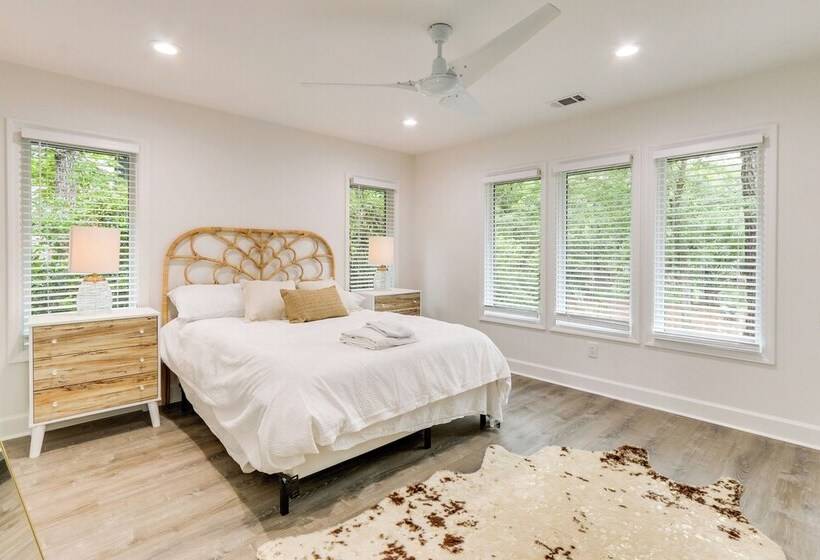 Golf, Dine & Swim: Sleek Palmetto Dunes Home!