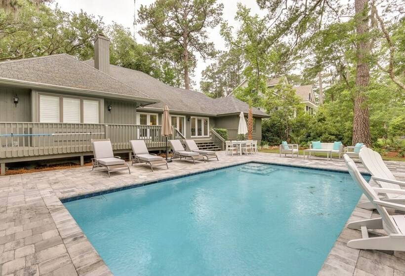 Golf, Dine & Swim: Sleek Palmetto Dunes Home!