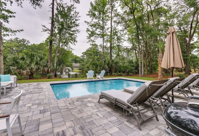 Golf, Dine & Swim: Sleek Palmetto Dunes Home!