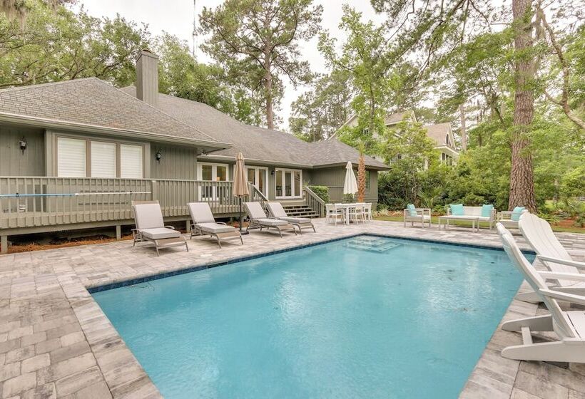 Golf, Dine & Swim: Sleek Palmetto Dunes Home!