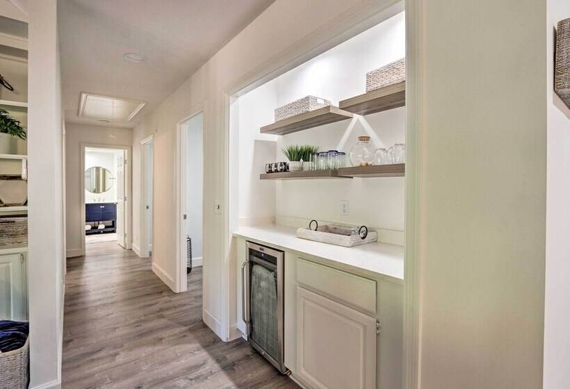 Golf, Dine & Swim: Sleek Palmetto Dunes Home!