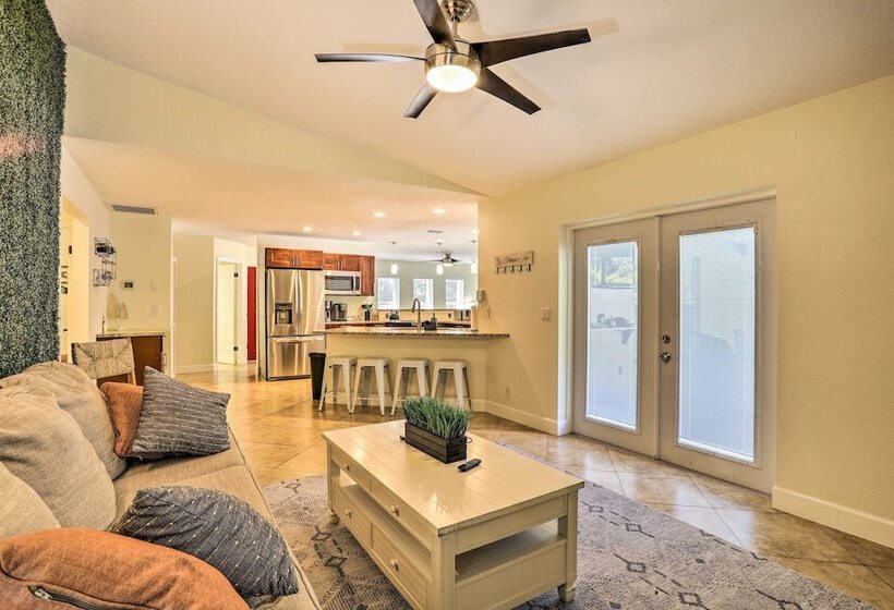 Spacious Largo Retreat: Private Pool & Yard!