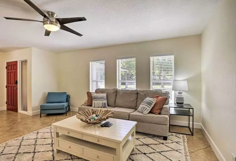 Spacious Largo Retreat: Private Pool & Yard!