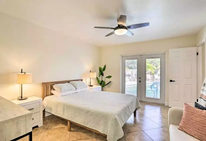 Spacious Largo Retreat: Private Pool & Yard!