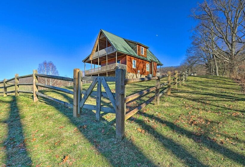 Decks & Panoramic Views: Rustic Sparta Cabin