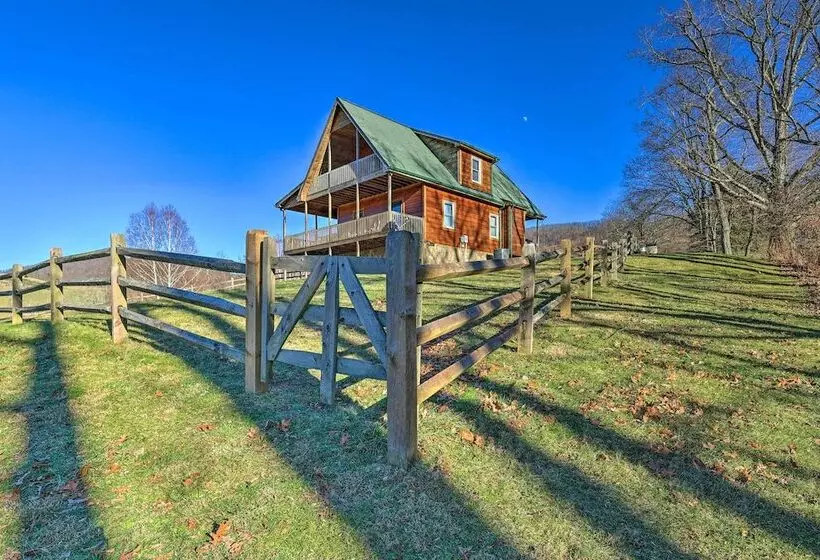 Decks & Panoramic Views: Rustic Sparta Cabin