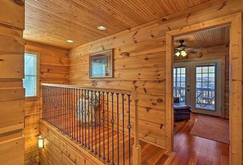 Decks & Panoramic Views: Rustic Sparta Cabin