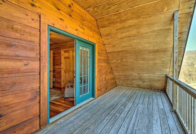 Decks & Panoramic Views: Rustic Sparta Cabin