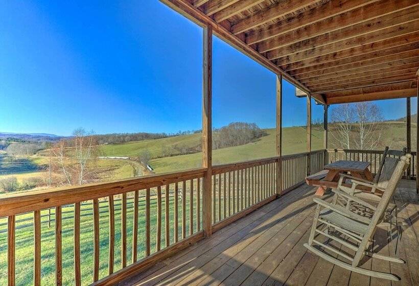 Decks & Panoramic Views: Rustic Sparta Cabin