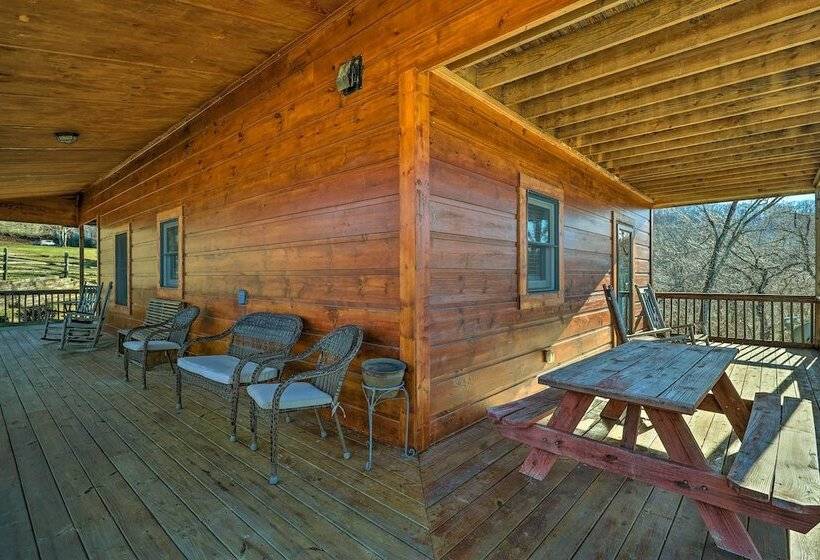 Decks & Panoramic Views: Rustic Sparta Cabin