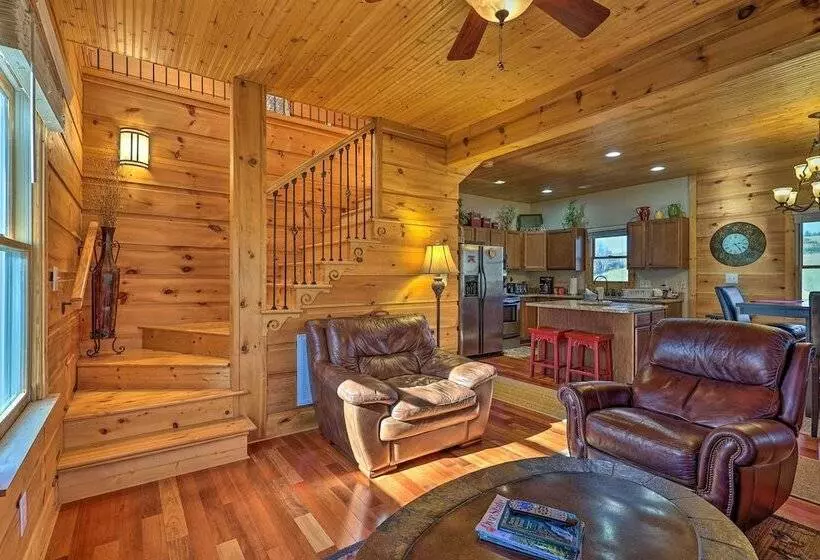 Decks & Panoramic Views: Rustic Sparta Cabin